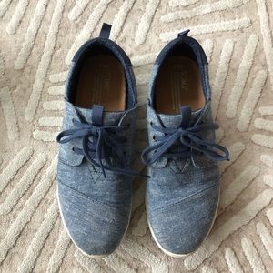 Toms Demin Shoes! Size 9.5!